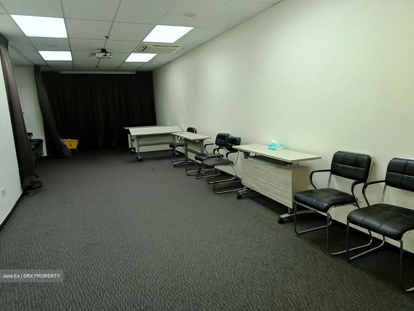 International Plaza (D2), Office #559885841